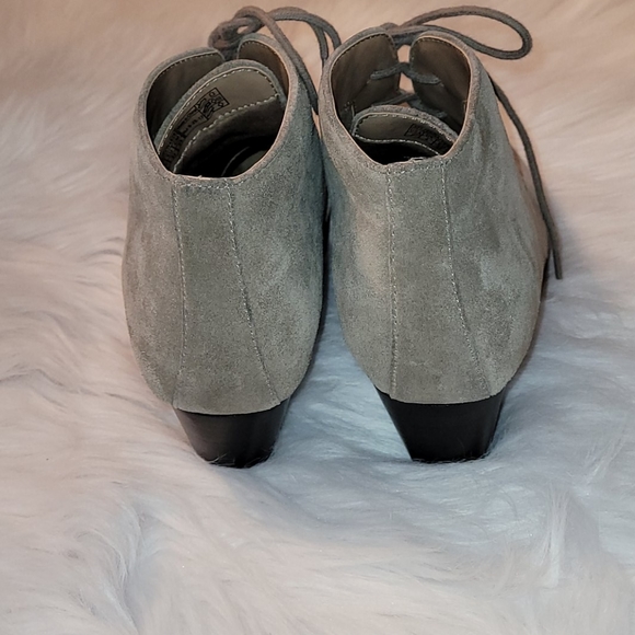 Vionic gray suede tie booties size 6 - Picture 3 of 10